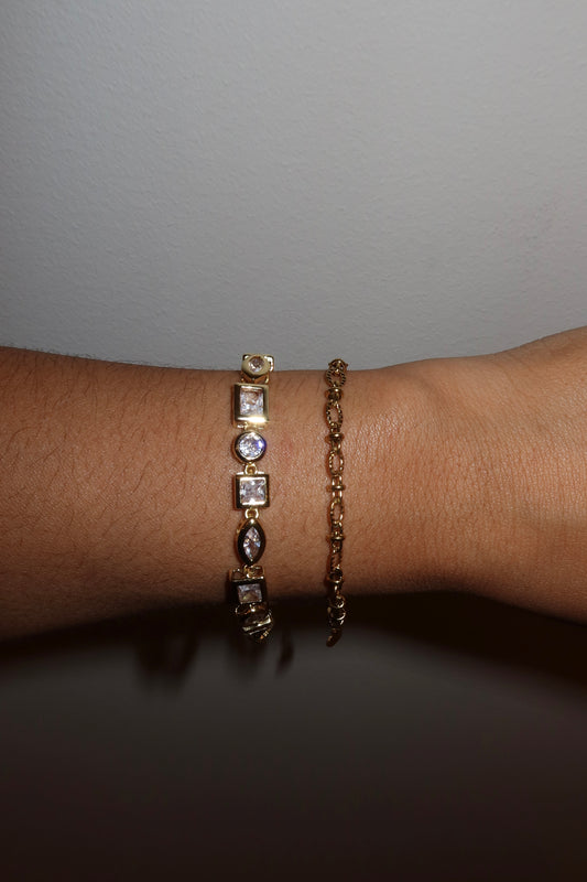 the fine chain bracelet